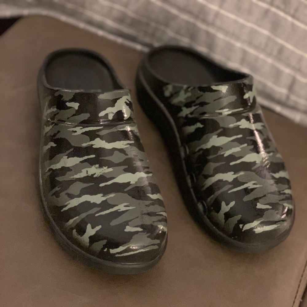 OOFOS clog 5M/7W